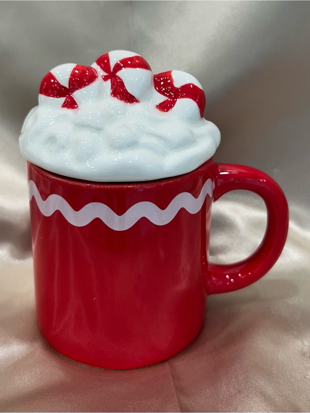Festive Red Ceramic Holiday Candle Mug with Decorative Lid